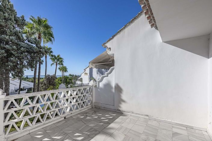 Image No.26-3 Bed Townhouse for sale