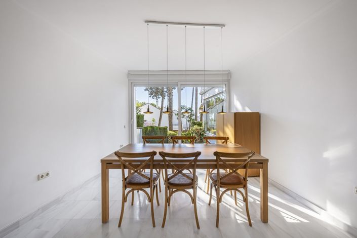 Image No.9-3 Bed Townhouse for sale