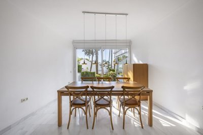 1447-650237-78d1f4f8b6655591b02d22fabb36a692d