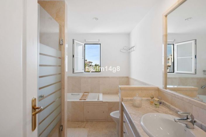 Image No.16-2 Bed Apartment for sale