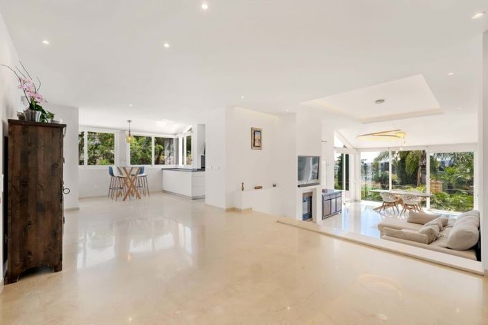 Image No.9-4 Bed Villa for sale