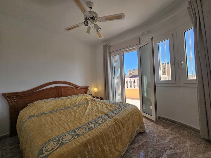 Image No.17-2 Bed Townhouse for sale