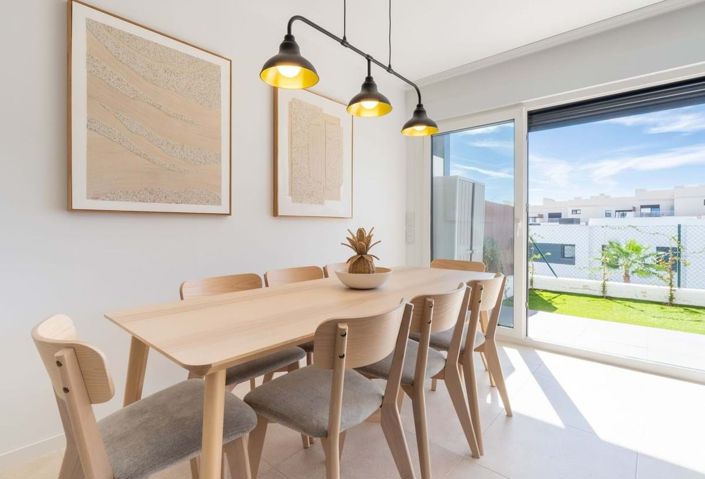 Image No.8-4 Bed Townhouse for sale