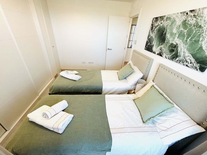 Image No.24-3 Bed Apartment for sale