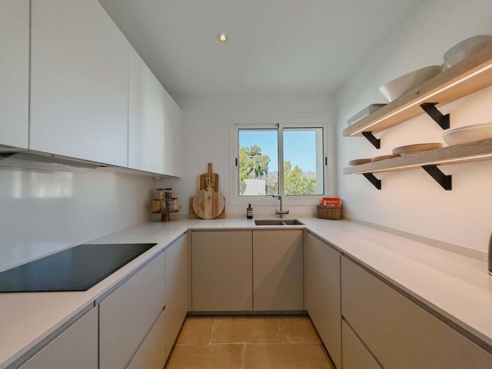 Image No.11-3 Bed Apartment for sale