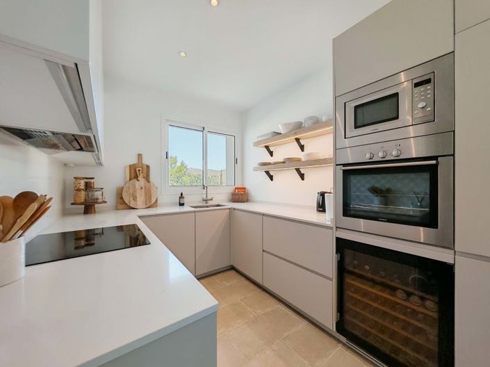 Image No.12-3 Bed Apartment for sale