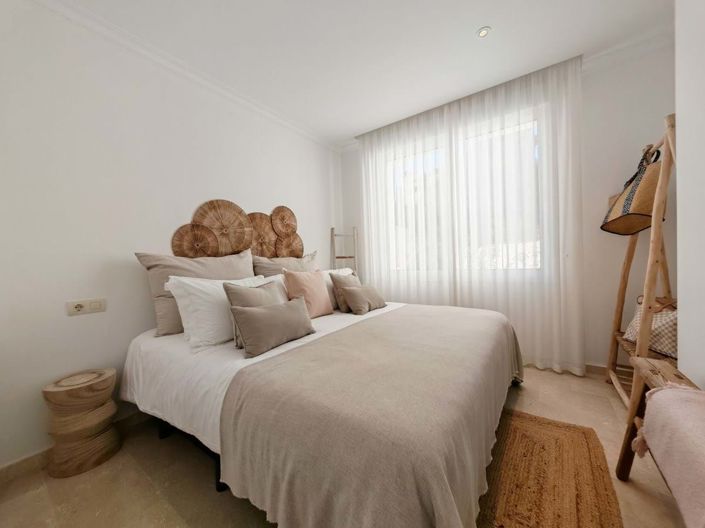 Image No.21-3 Bed Apartment for sale