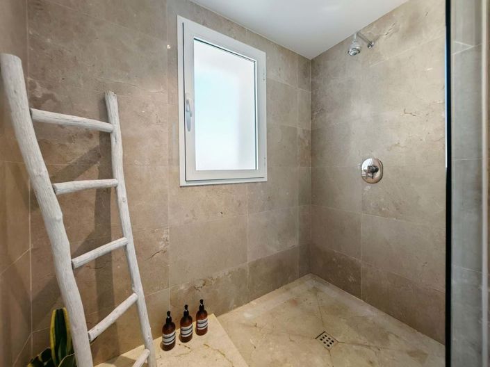 Image No.25-3 Bed Apartment for sale