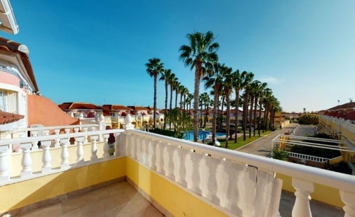 Image No.9-3 Bed Townhouse for sale