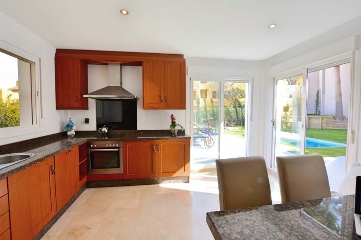 Image No.4-5 Bed Villa for sale