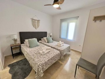 1447-651525-78d1f4f8b6655591b02d22fabb36a692d