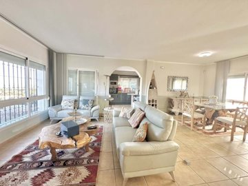 1447-647695-78d1f4f8b6655591b02d22fabb36a692d