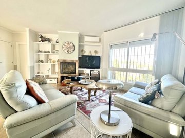 1447-647695-78d1f4f8b6655591b02d22fabb36a692d