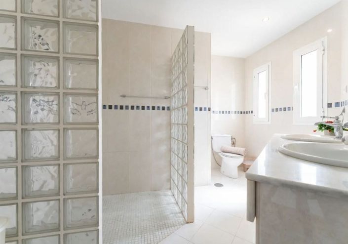 Image No.59-4 Bed Villa for sale