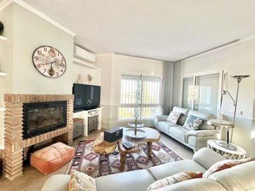 1447-647695-78d1f4f8b6655591b02d22fabb36a692d