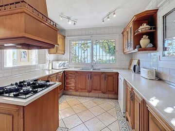 1447-647246-78d1f4f8b6655591b02d22fabb36a692d