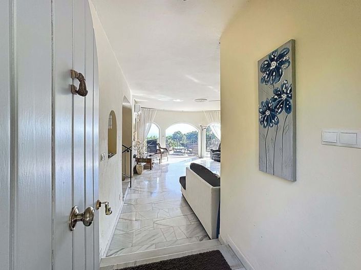 Image No.2-4 Bed Villa for sale