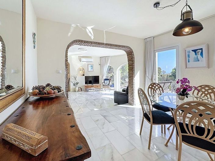 Image No.9-4 Bed Villa for sale