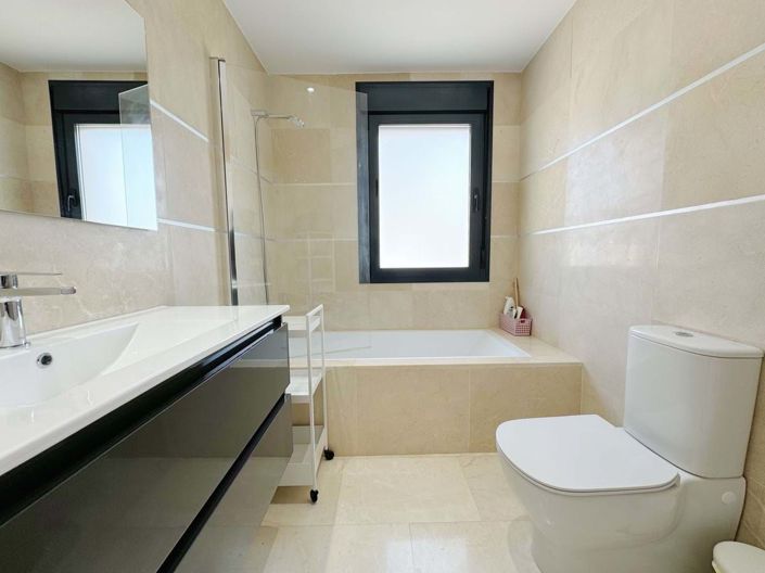 Image No.25-2 Bed Apartment for sale