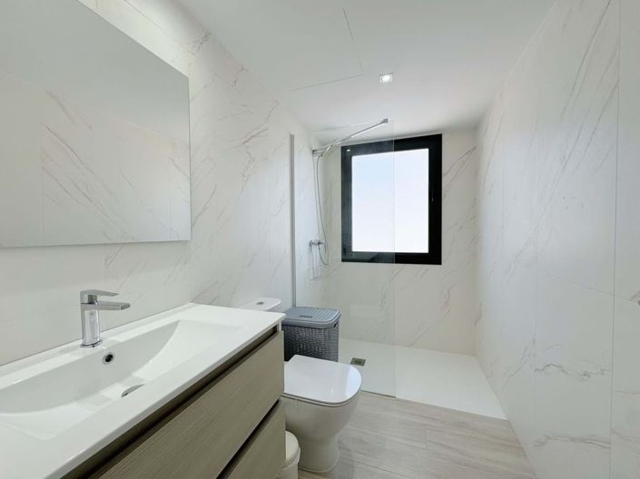 Image No.26-2 Bed Apartment for sale