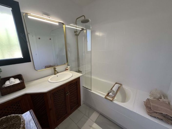 Image No.16-4 Bed Villa for sale