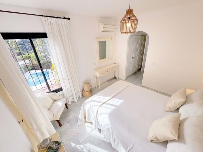 Image No.17-4 Bed Villa for sale