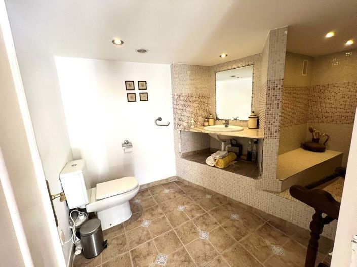 Image No.23-4 Bed Villa for sale