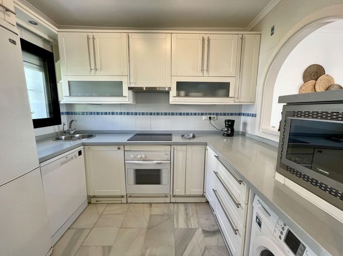 Image No.9-2 Bed Townhouse for sale