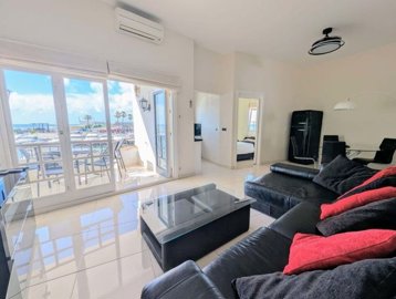 1447-647244-78d1f4f8b6655591b02d22fabb36a692d