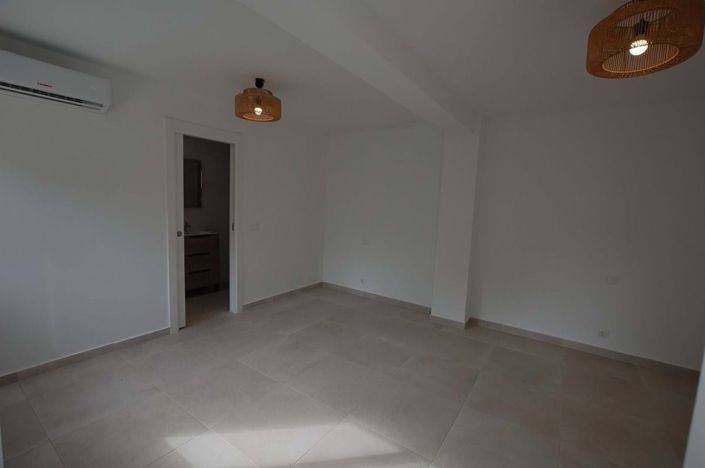 Image No.53-4 Bed Villa for sale