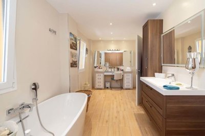 1447-647284-78d1f4f8b6655591b02d22fabb36a692d