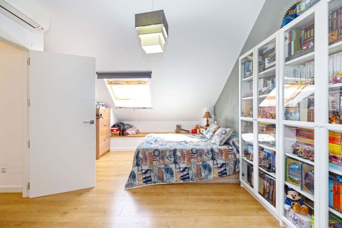 Image No.20-5 Bed Townhouse for sale