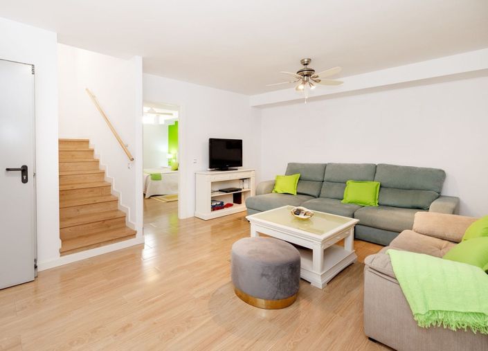 Image No.25-5 Bed Townhouse for sale