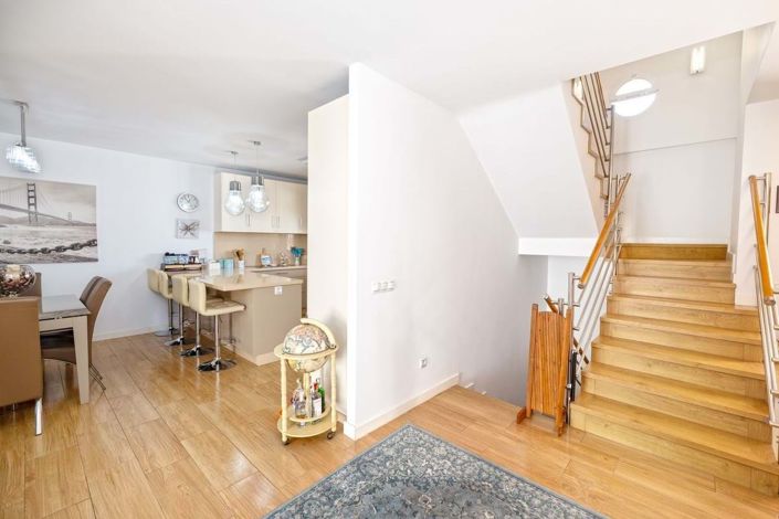 Image No.6-5 Bed Townhouse for sale