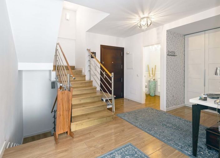 Image No.9-5 Bed Townhouse for sale