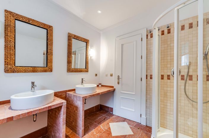 Image No.3-4 Bed Villa for sale