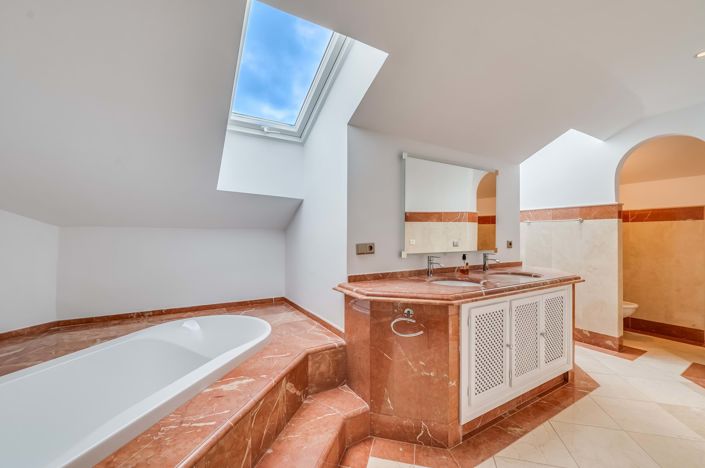 Image No.39-4 Bed Villa for sale