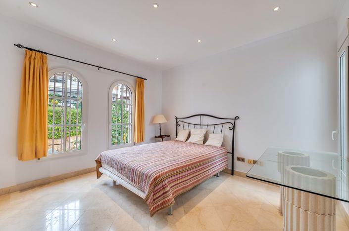 Image No.6-4 Bed Villa for sale