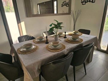 1447-652271-78d1f4f8b6655591b02d22fabb36a692d