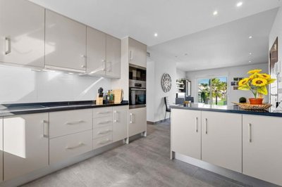 1447-651830-78d1f4f8b6655591b02d22fabb36a692d