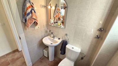 1447-652274-78d1f4f8b6655591b02d22fabb36a692d