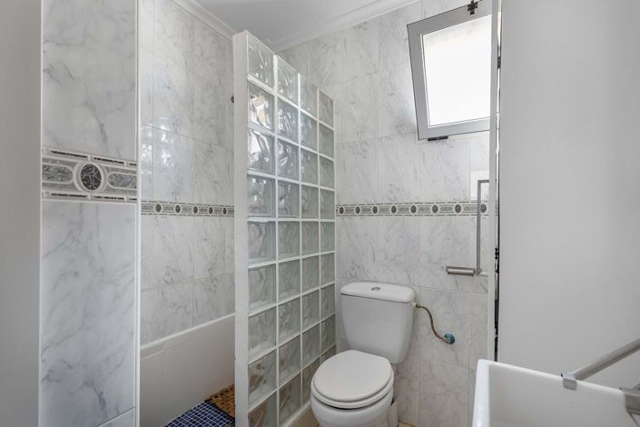 Image No.18-2 Bed Bungalow for sale