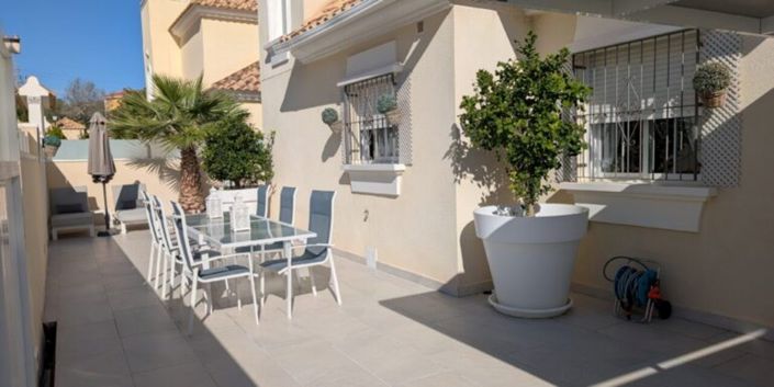 Image No.3-3 Bed Villa for sale