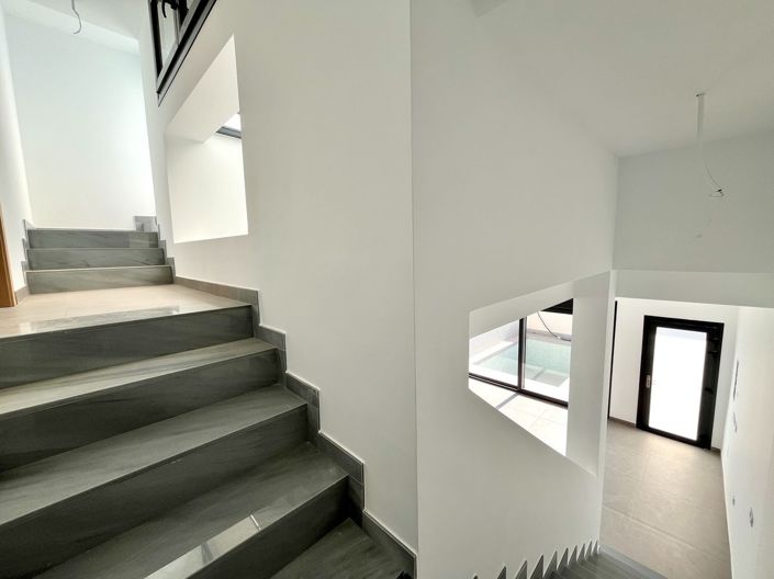 Image No.11-3 Bed Villa for sale