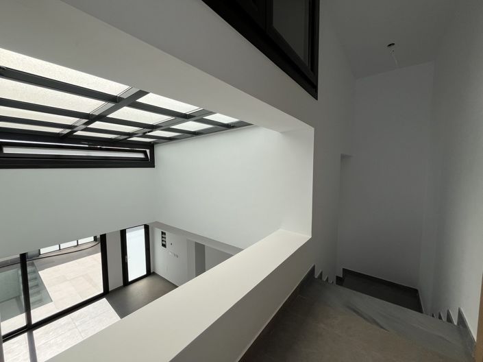 Image No.19-3 Bed Villa for sale