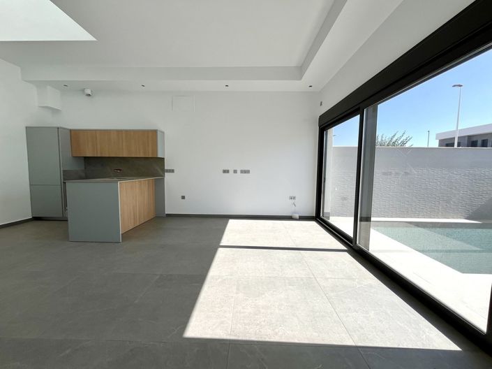 Image No.6-3 Bed Villa for sale