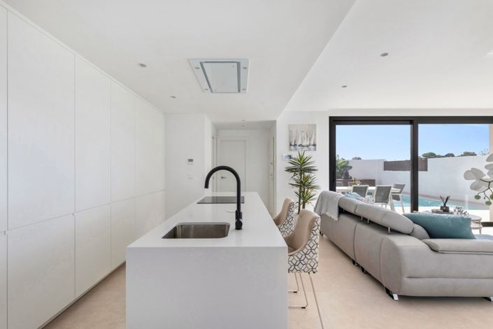 Image No.10-3 Bed Villa for sale