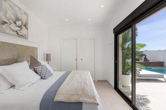 Image No.29-3 Bed Villa for sale