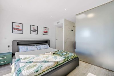 1447-651944-78d1f4f8b6655591b02d22fabb36a692d