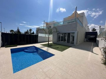 1447-651945-78d1f4f8b6655591b02d22fabb36a692d